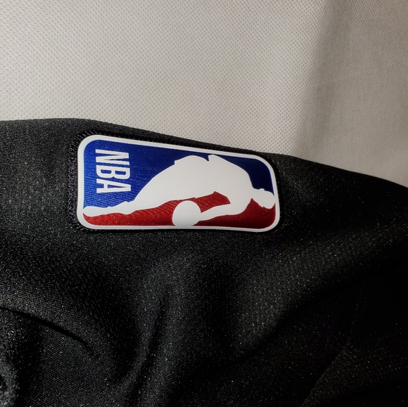 Authentic Men's Golden State Warriors Nike Hoodie - Picture 5 of 8